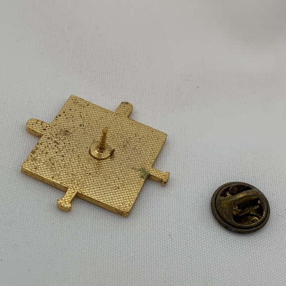 Vintage New York Yankees Stadium World Series 1941 Lapel Pin - Picture 6 of 7